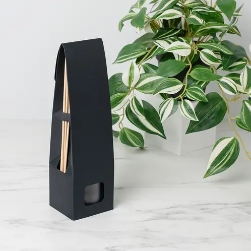 black_reed_diffuser_box_small_lifestyle