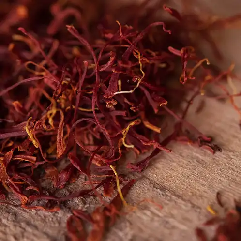 saffron-cedarwood-fragrance-oil-web